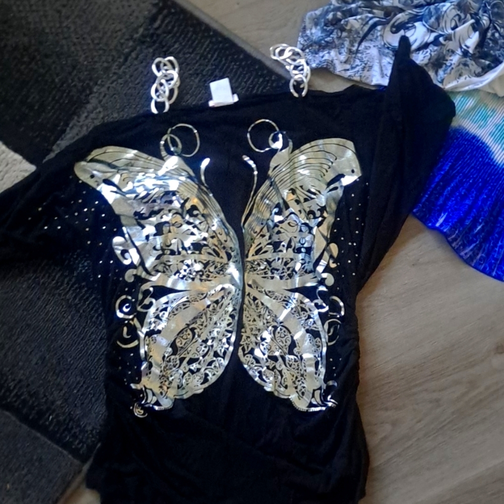 Great shape bunches on the sides chain straps for your shoulders, 3/4 in sleeve